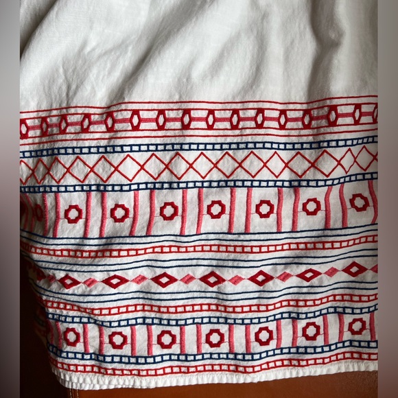 Gap XS maxi dress with embroidered detail at bottom. - Picture 5 of 6